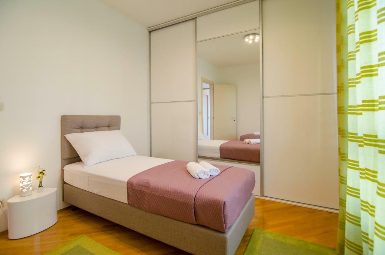 Split Apartment Sinisa Exteriör bild